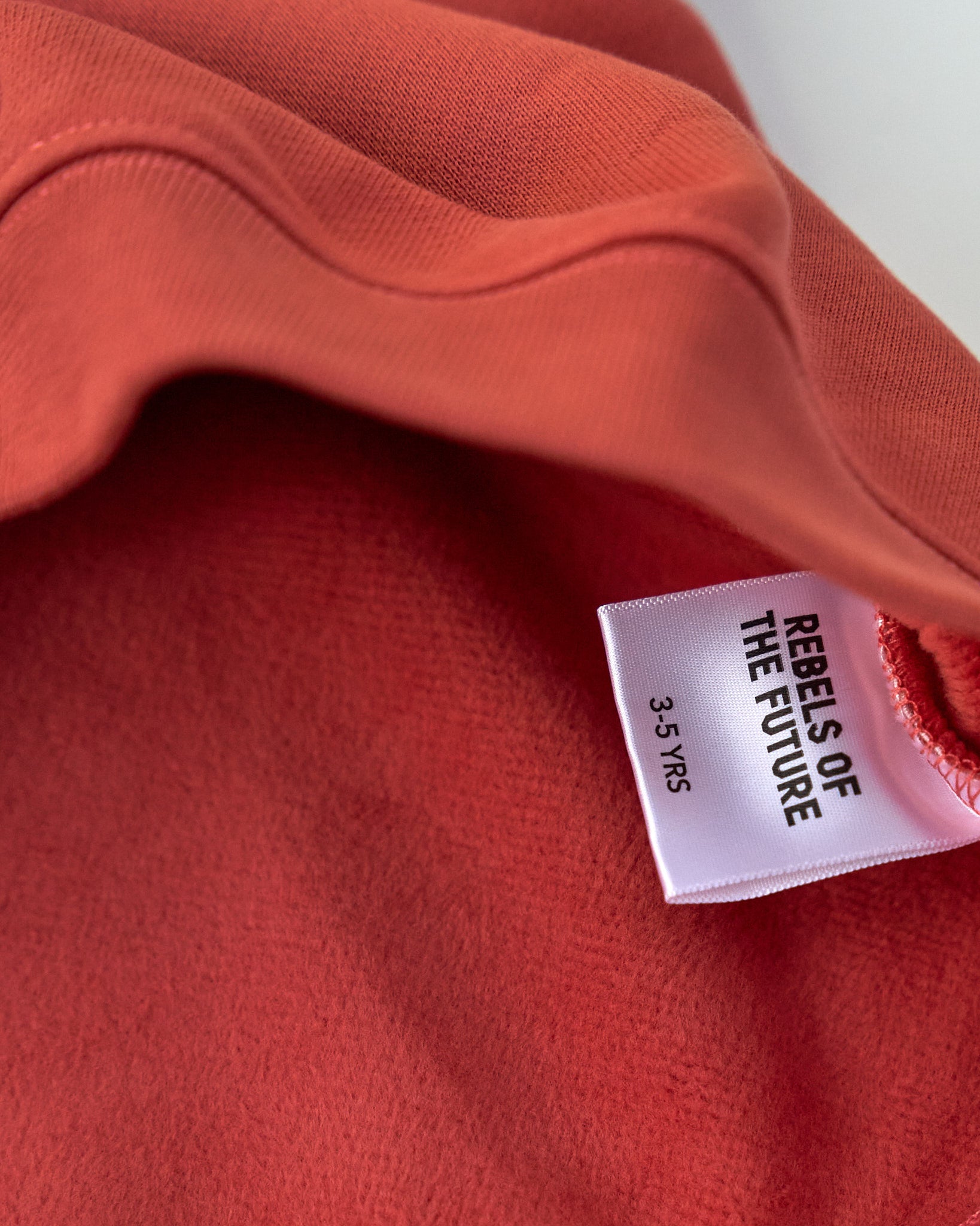 Rebel Pullover - Lava